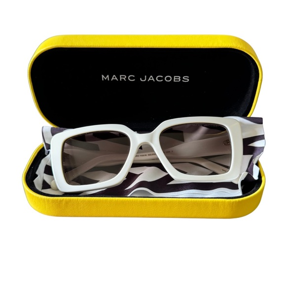 Marc Jacobs Women’s White Squared Sunglasses Brown Gradient Acetate Lens 733/S - Picture 1 of 3
